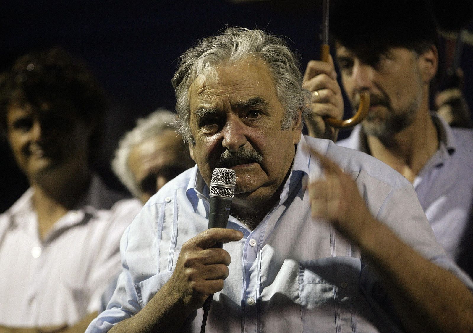 El candidato uruguayo del Frente Amplio, José Mujica, participa en uno de sus últimos actos de campaña