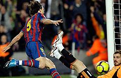 Victoria en el derbi con el as en la manga de 'Ibra'