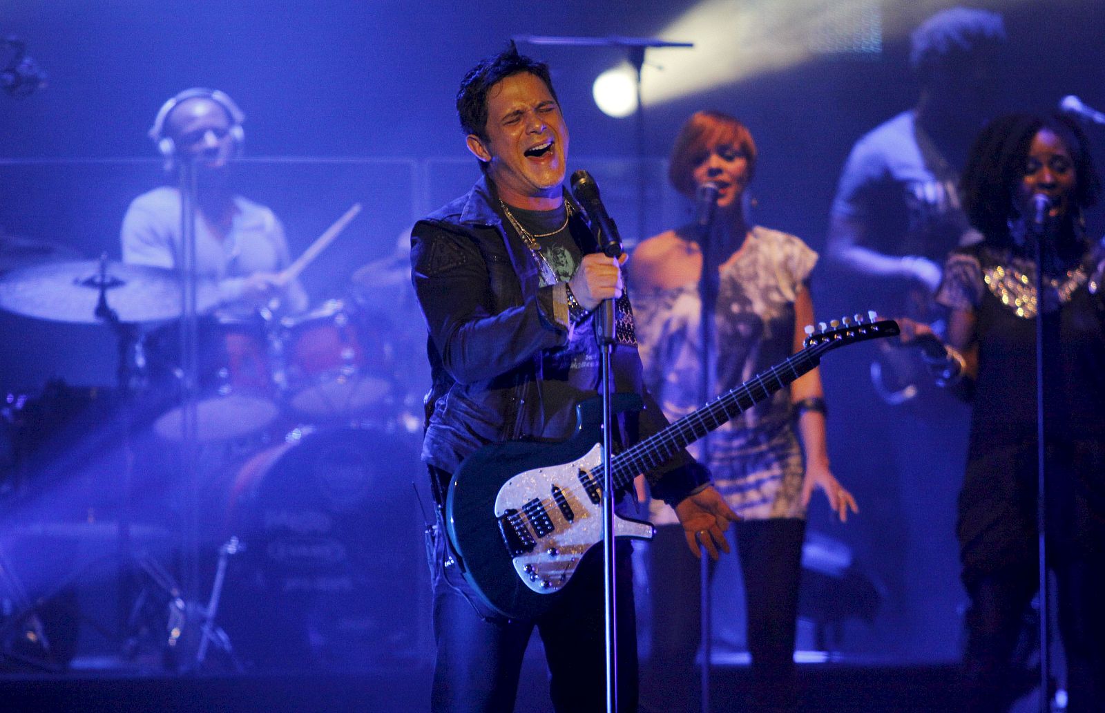 Alejandro vuelve al sonido Sanz