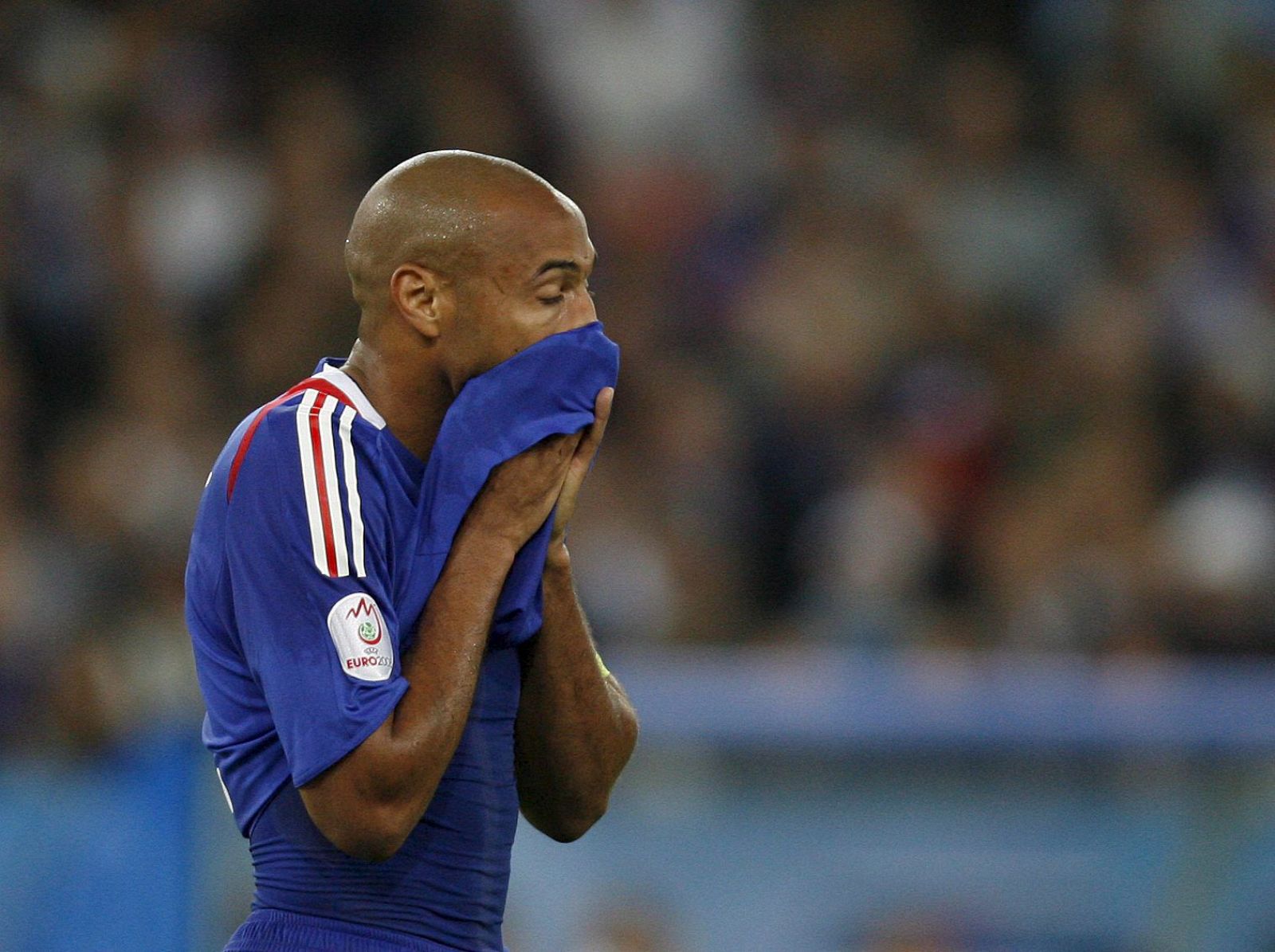 HENRY PENSÓ EN DEJAR LA SELECCIÓN TRAS LA POLÉMICA POR SU MANO ANTE IRLANDA