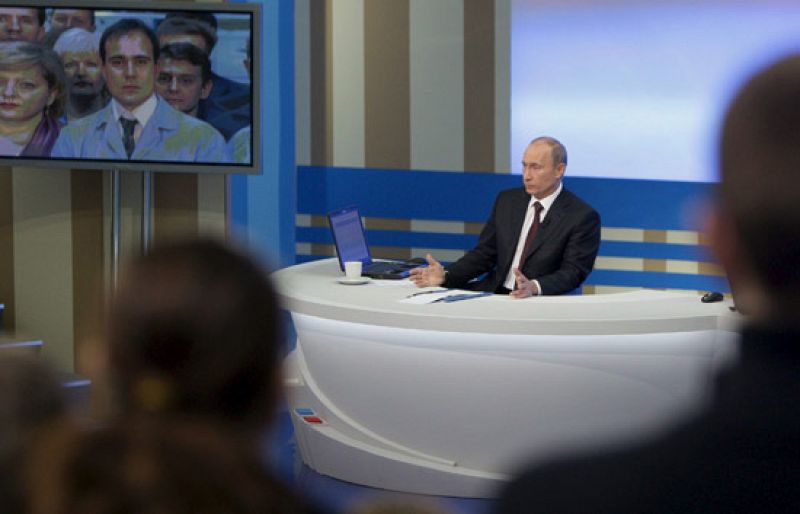 Putin abre la puerta a volver a ser presidente en 2012
