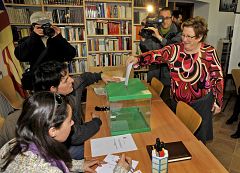 La primera consulta independentista en Cataluña se salda con 'sí' casi unánime