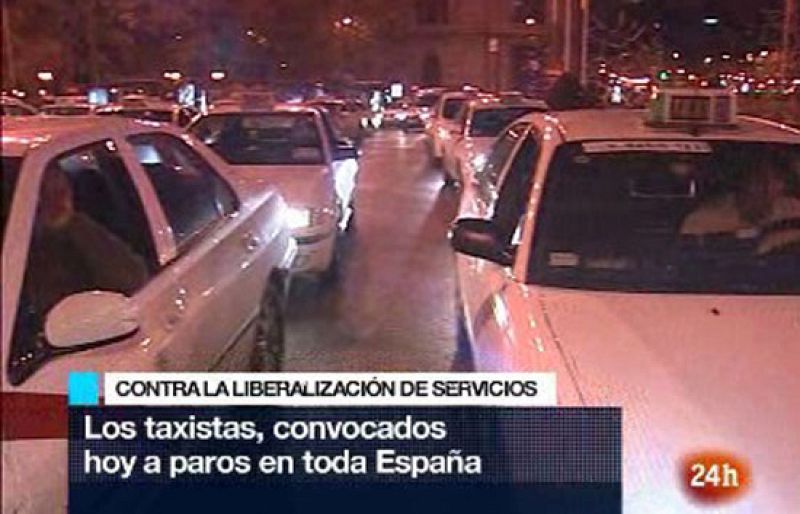 Cientos de taxistas causan retenciones en el centro de Madrid horas antes de la huelga 