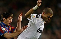 Pepe, "con ánimo muy positivo" después de su operación