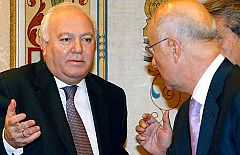 Moratinos reconoce que Marruecos le avisó antes de expulsar a Aminatu Haidar