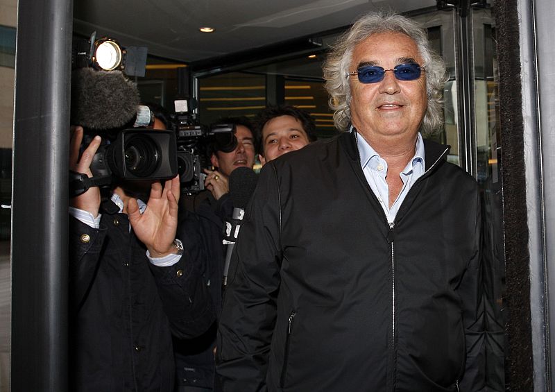 Mosley tilda de "desesperadas" las acusaciones de Briatore de 'vendetta'