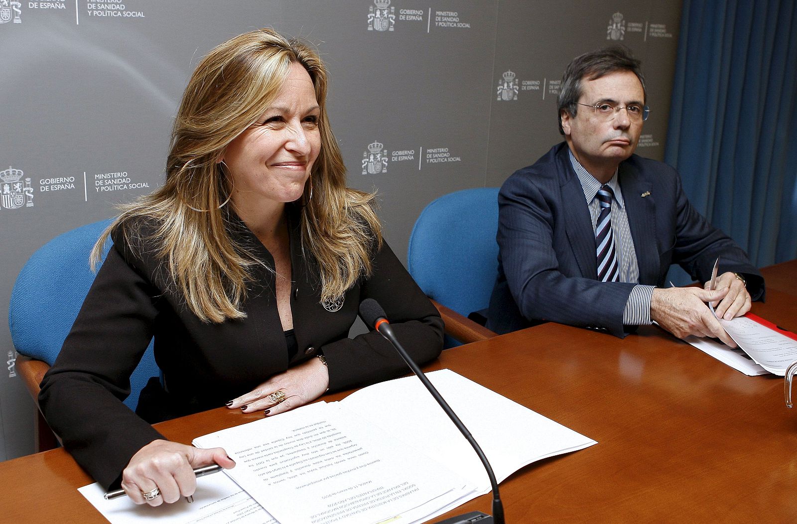 La ministra de Sanidad, Trinidad Jiménez, y el director de la Organización Nacional de Trasplantes, Rafael Matesanz.