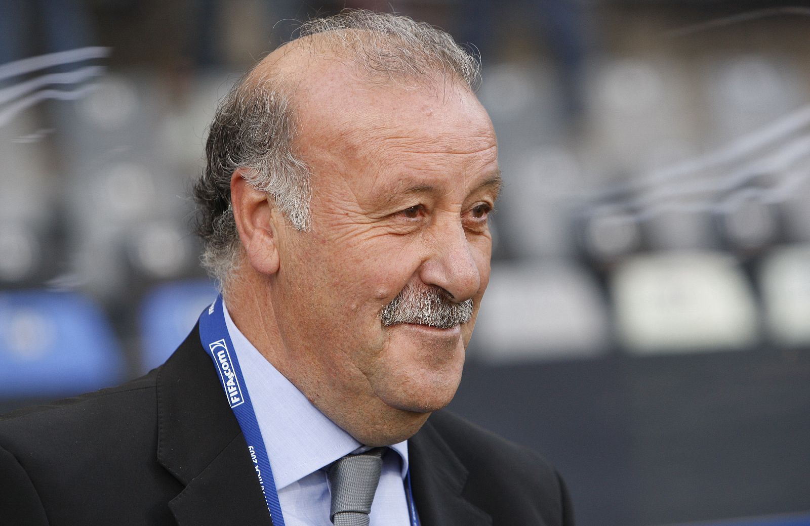 Vincente Del Bosque durante un partido con la selección