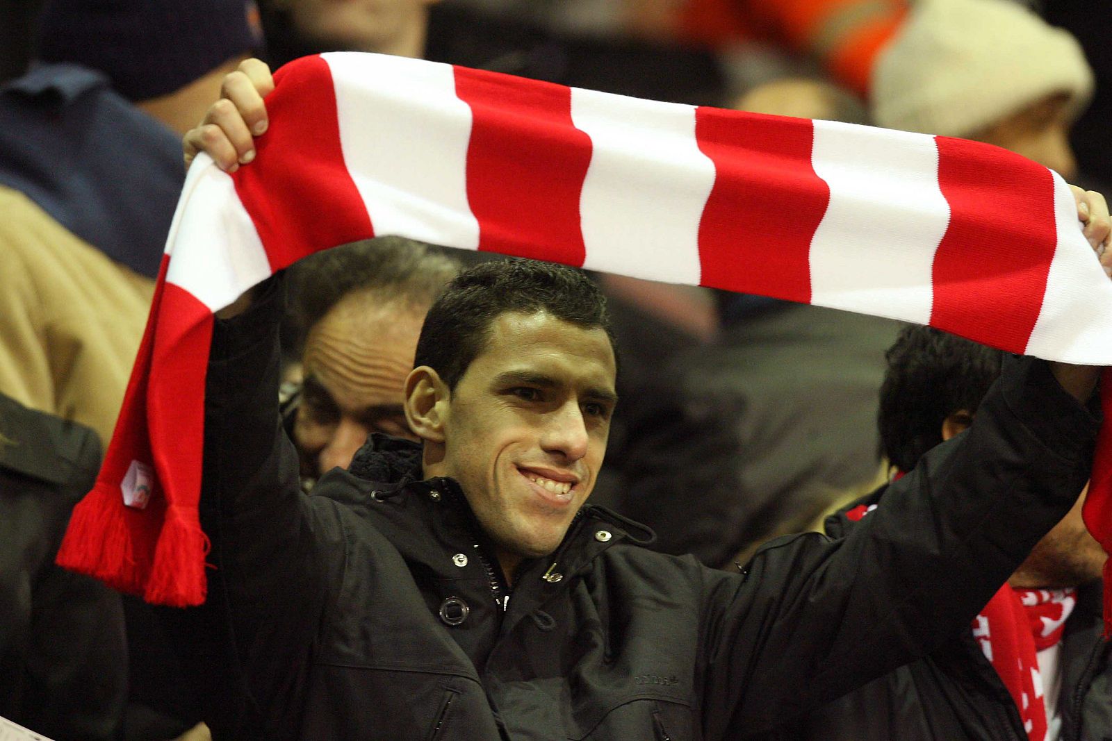 Maxi Rodríguez, en la grada de Anfield