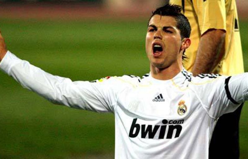 El Madrid vence en mitad de un apagón