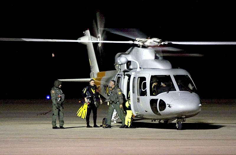Tres desaparecidos al caer un helicóptero de Salvamento Marítimo al mar en Almería