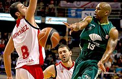 Dixon lidera a Unicaja para controlar a un Manresa dominante