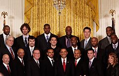 Obama homenajea a los Lakers y agradece a Gasol sus donaciones para Haití