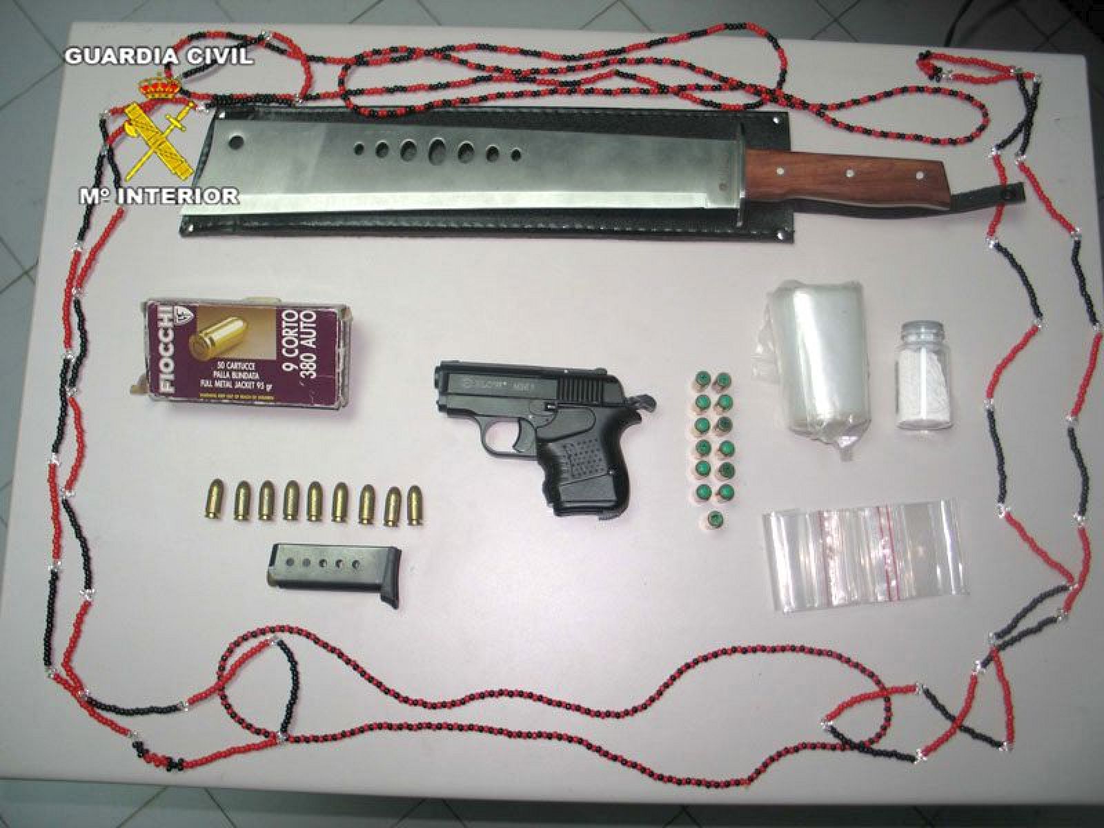 LA GUARDIA CIVIL DESMANTELA LOS BLOOD, UNA PELIGROSA NUEVA BANDA LATINA