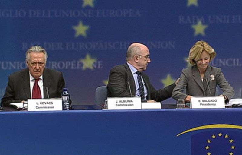 Salgado tilda a Almunia de "poco prudente" por meter a España en el mismo saco que a Grecia