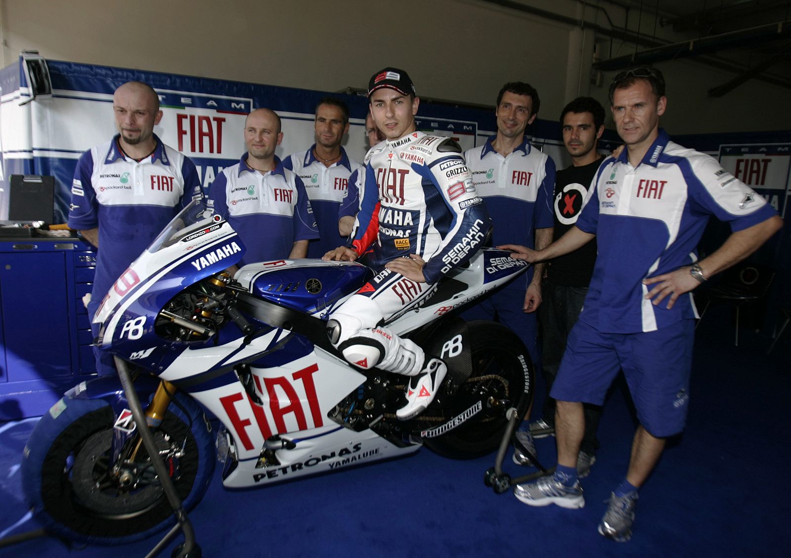 Jorge Lorenzo presenta en Sepang su nueva Yamaha.