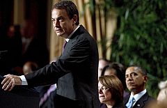 Zapatero defiende la libertad y la tolerancia y honra a las víctimas del terrorismo