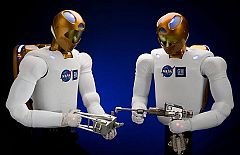 Llega R2, el robonauta del futuro