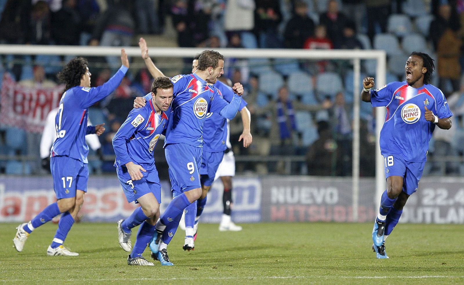 Los jugadores del Getafe celebran el gol
