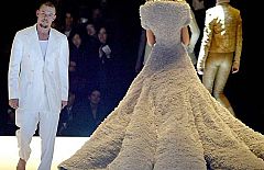 Aparece muerto en su domicilio de Londres el diseñador Alexander McQueen