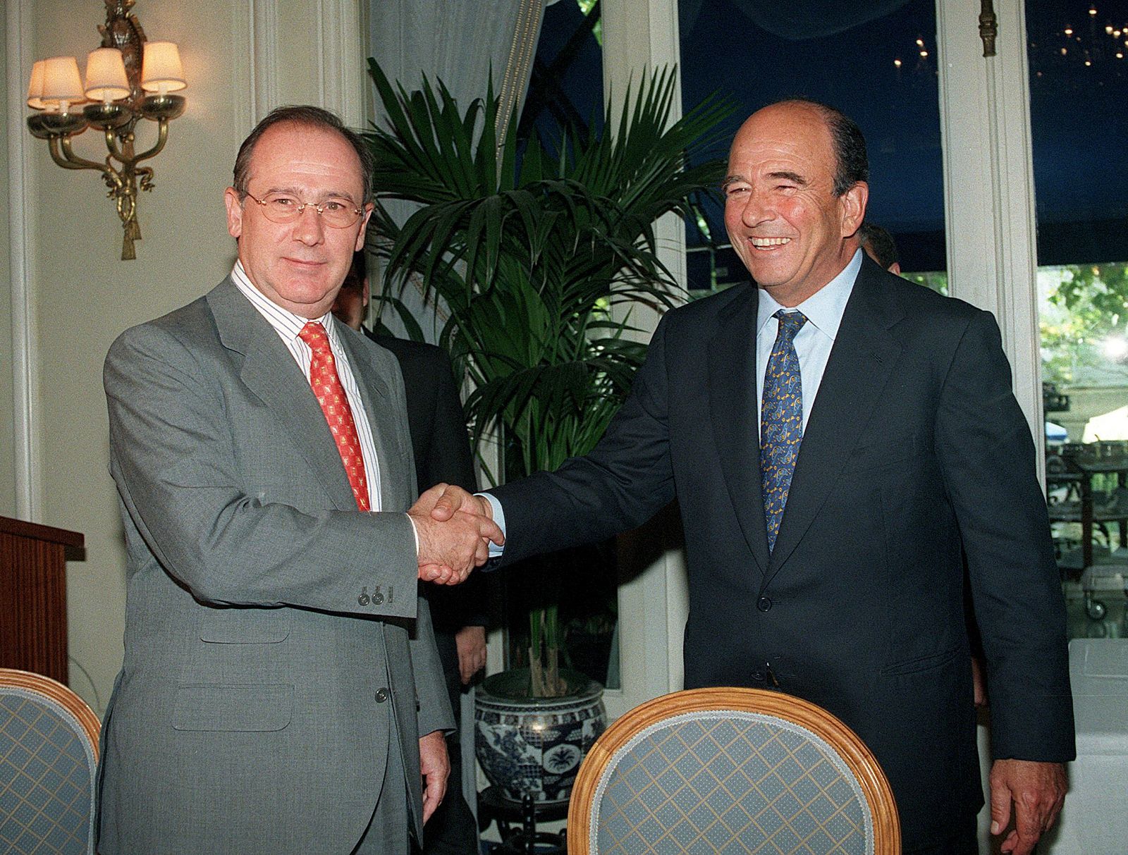 Botín y Rato, imputados por la compra de Aguas de Fuensanta por Banesto