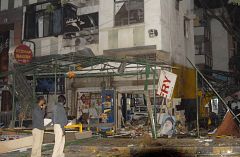 Al menos nueve muertos al explotar una bomba en un restaurante de la India