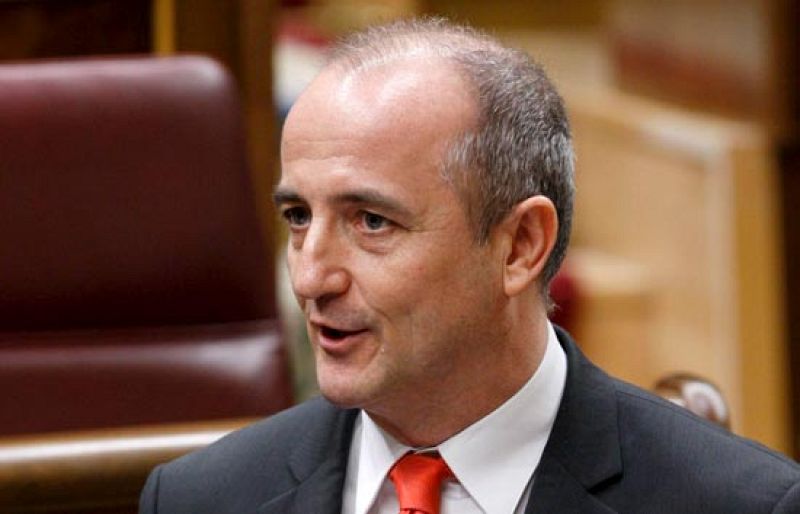 Sebastián condiciona el apoyo financiero a Opel a que los trabajadores respalden el plan industrial