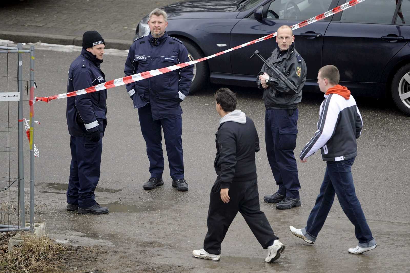 UN PROFESOR MUERE EN UN ATAQUE EN UNA ESCUELA PROFESIONAL