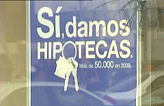 Adicae denuncia a 22 entidades financieras por la cláusula de los suelos hipotecarios