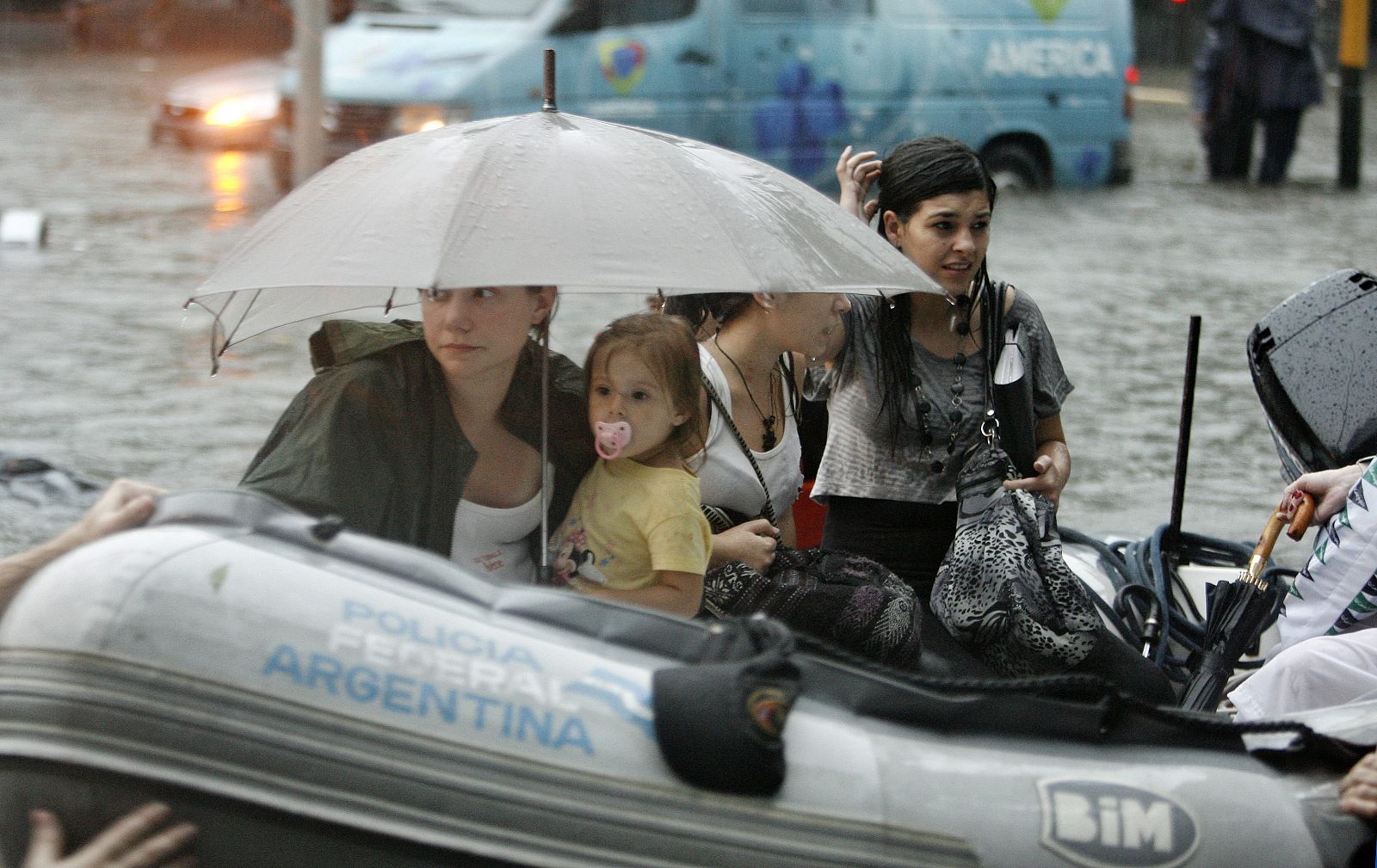 Buenos Aires, colpasada por las fuertes lluvias