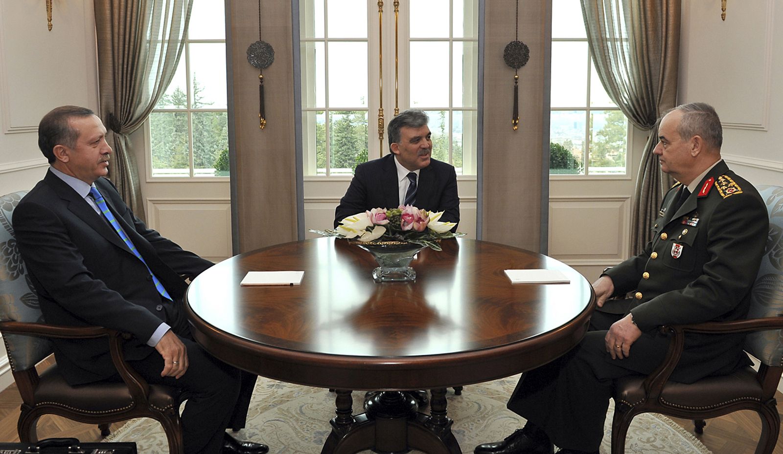 Turkey's President Gul, Prime Minister Erdogan and Chief of Staff General Basbug meet at the Presidential Palace in Ankara
