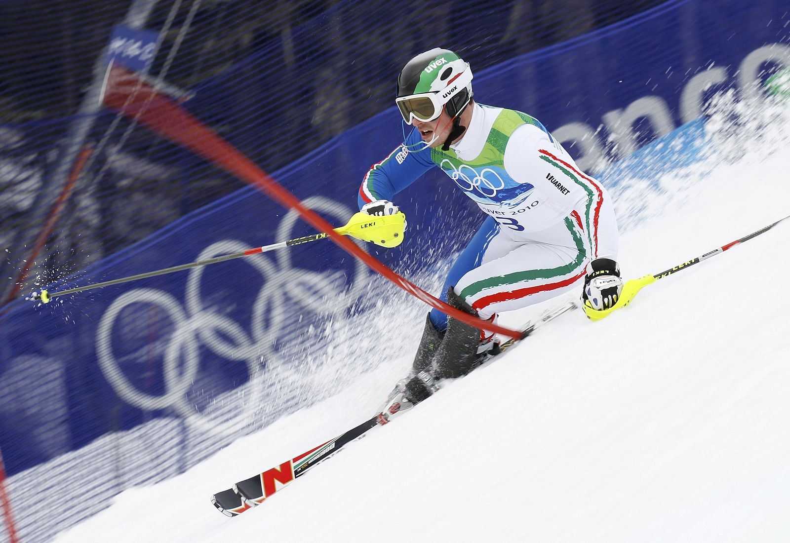 Giuliano Razzoli durante su descenso en el Eslalom masculino.