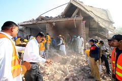 Un atentado suicida en Pakistán mata al menos a trece personas