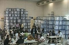 La participación en Irak supera el 62% pese a las amenazas de Al Qaeda