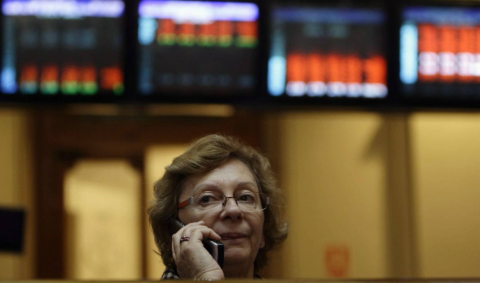 Una agente de Bolsa en el parqué madrileño