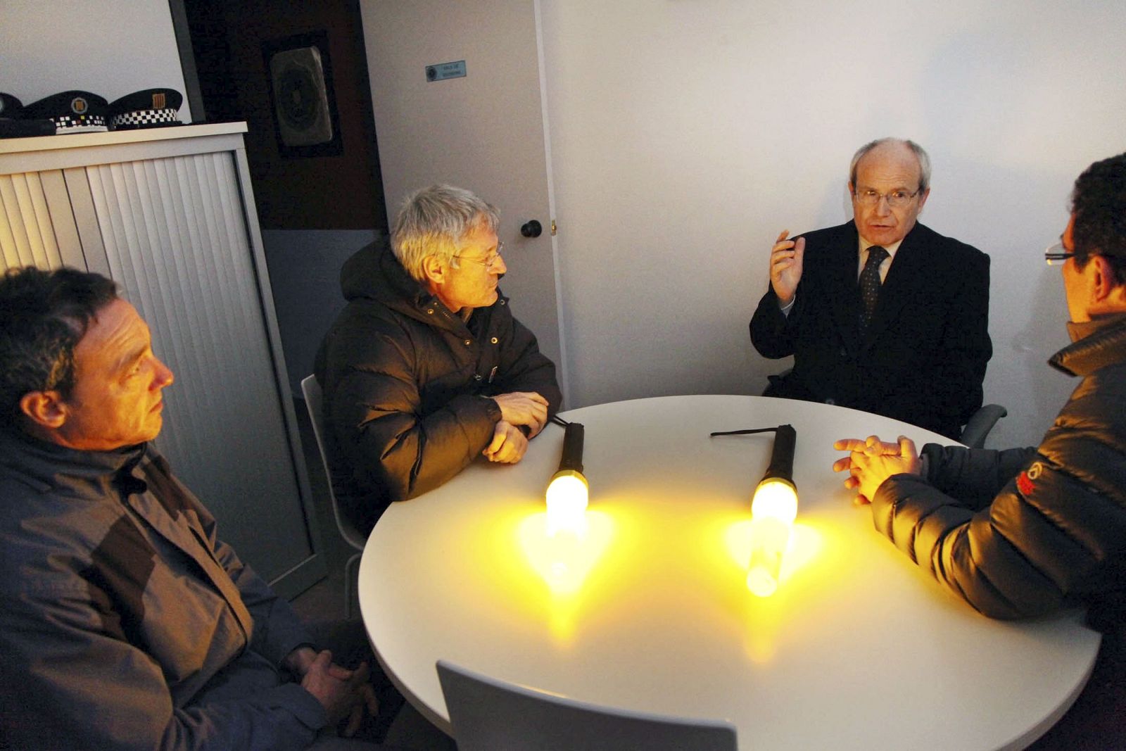 Montilla visita las comarcas de Girona sin luz tras la nevada