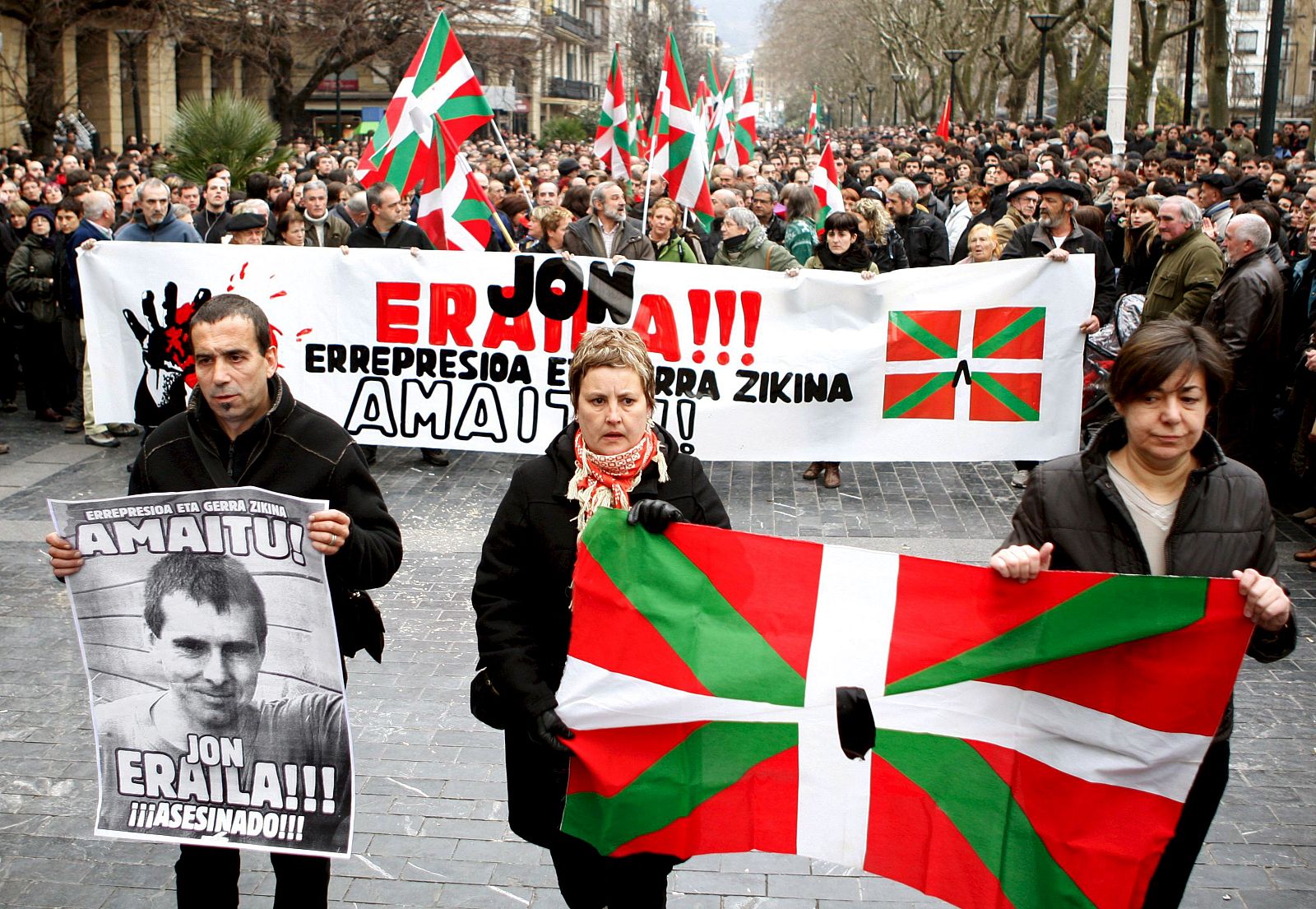 MANIFESTACIÓN CONVOCADA POR EL MOVIMIENTO PRO AMNISTÍA TRAS LA APARICIÓN DEL CUERPO DEL ETARRA JON ANZA