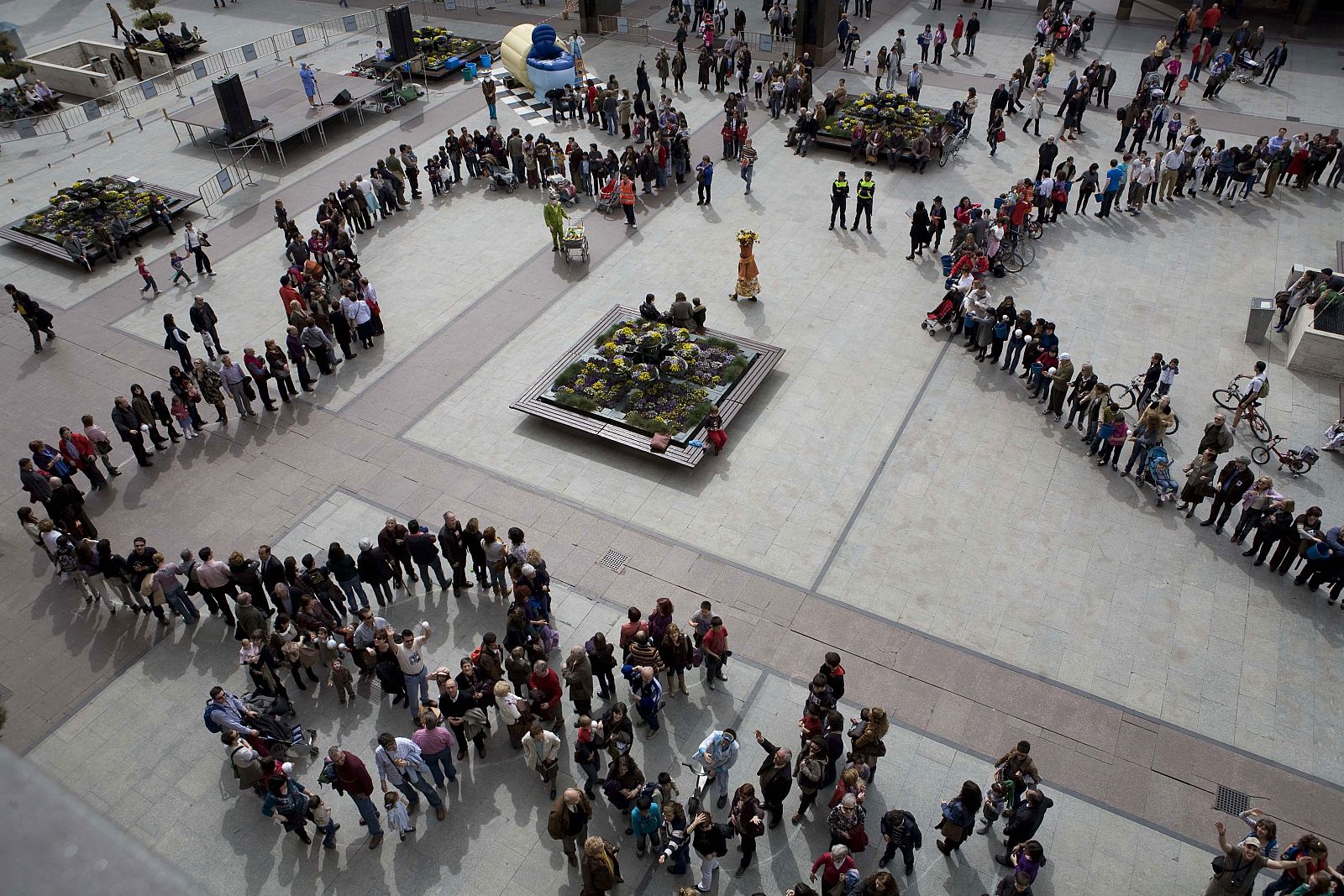 La cola más larga del mundo para ir al baño