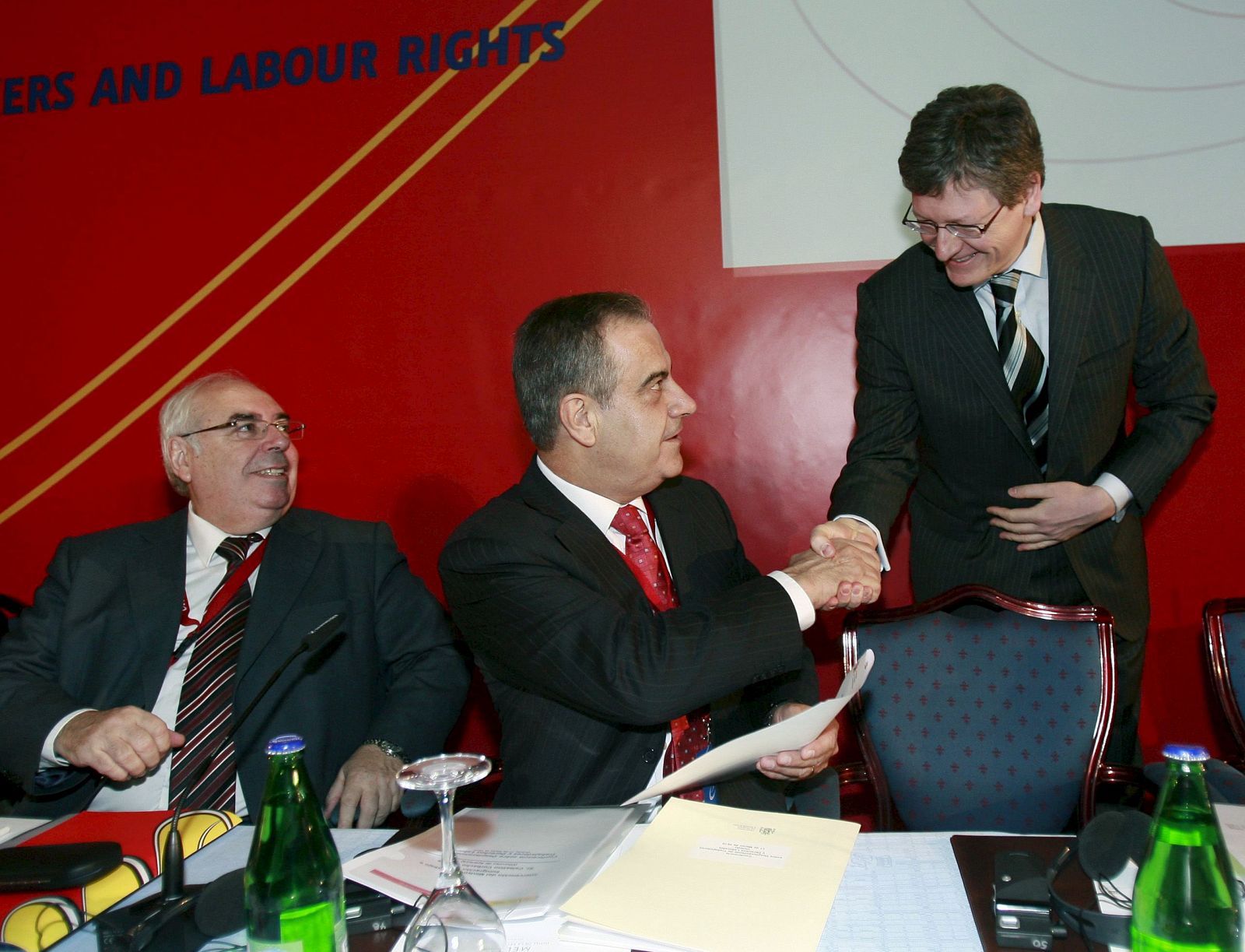 Celestino Corbacho antepone a los derechos del trabajador a la movilidad de las empresas