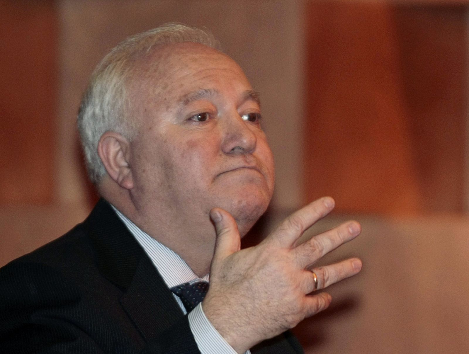 Moratinos ha dicho en Francia que España seguirá cooperando en el proceso de paz de Oriente Próximo