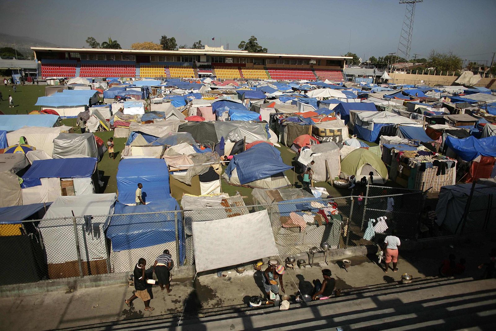 Tiendas de campaña en las que viven los supervivientes al terremoto de Haití en Puerto Príncipe