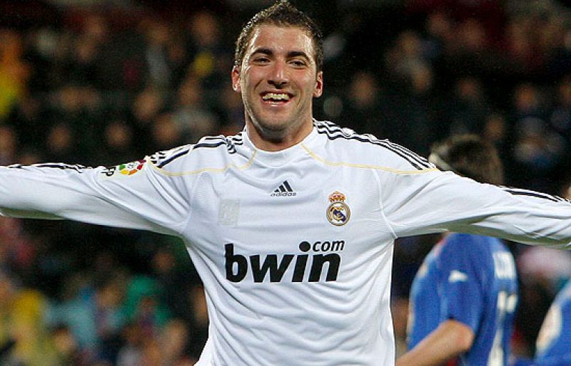 La ira goleadora del Madrid derrumba la maldición del Coliseum