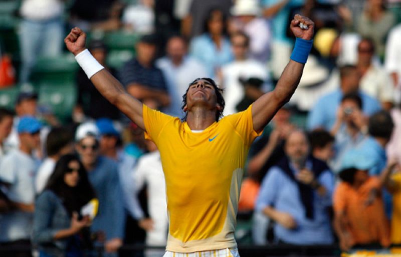 Nadal acaba con Ferrer y sella su presencia en cuartos