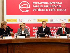 Zapatero anuncia una inversión de 590 millones de euros para impulsar el coche eléctrico