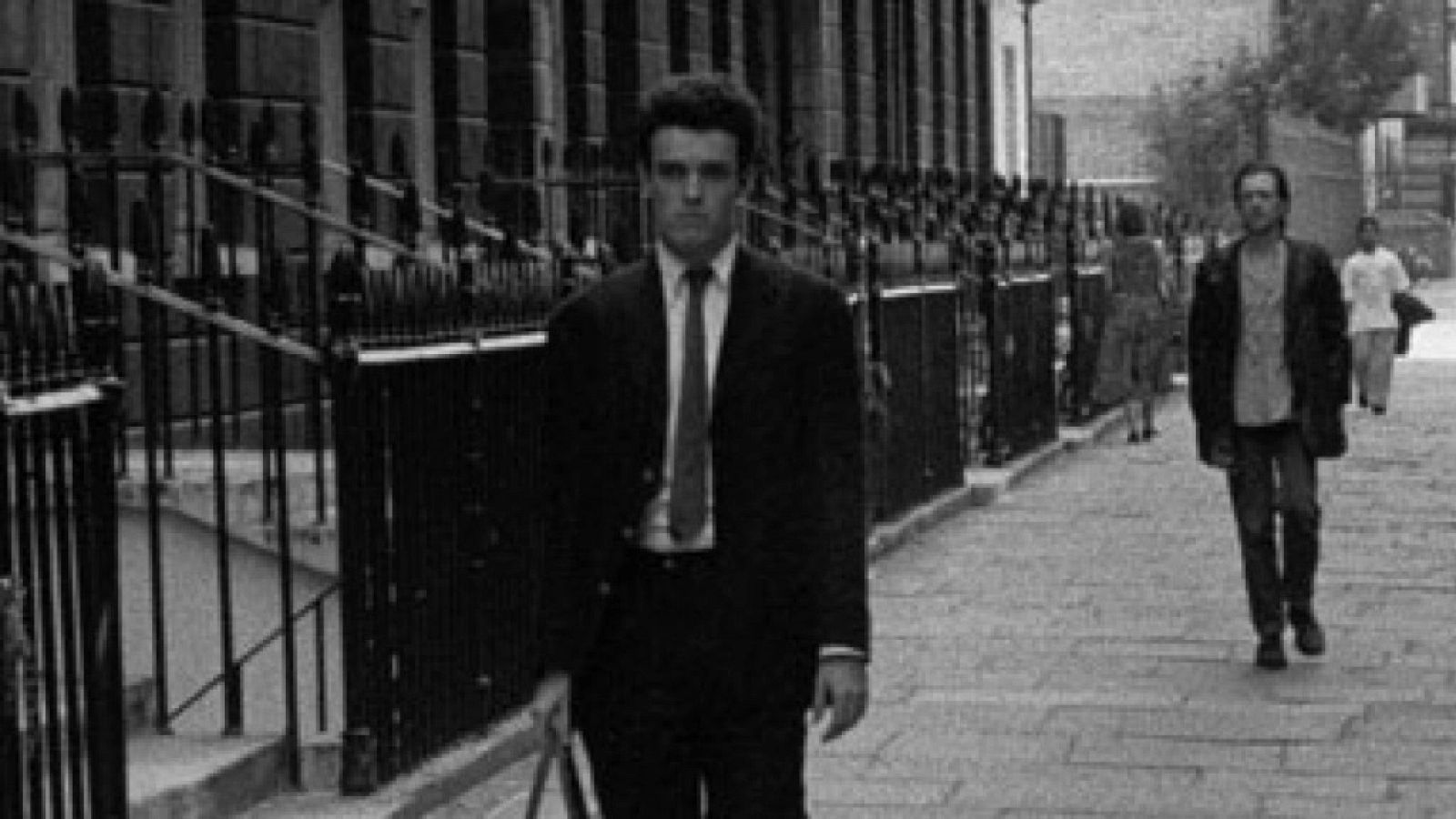 Following , de Christopher Nolan