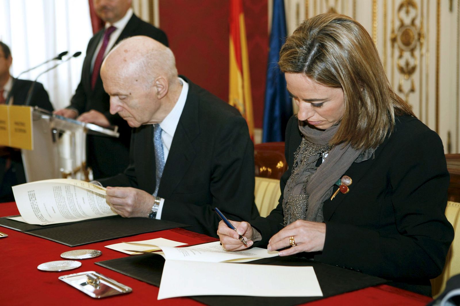 CARME CHACÓN Y LOS PRESIDENTES DE LAS REALES ACADEMIAS DE BELLAS ARTES DE SAN FERNANDO Y DE LA HISTORIA FIRMARÁN SENDOS PROTOCOLOS DE COLABORACIÓN