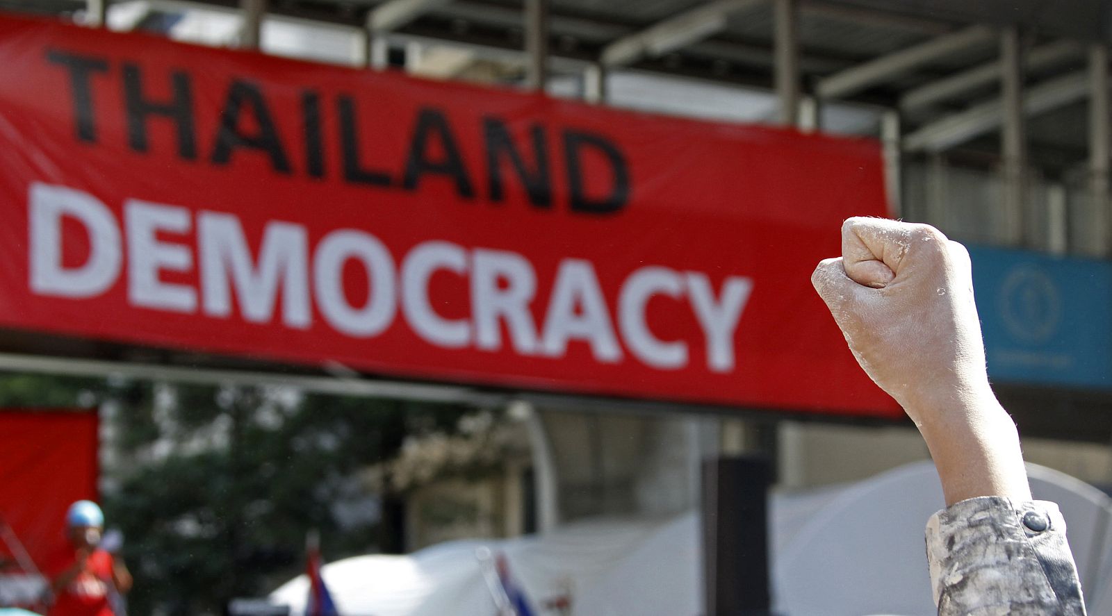 Los "camisas rojas" piden la disolución del Parlamento y elecciones anticipadas