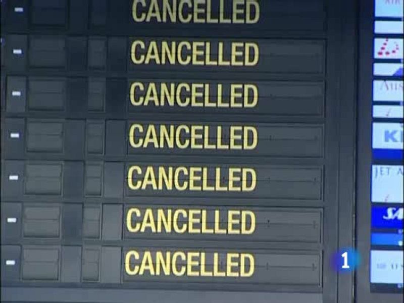 Europa sufrirá un 'sábado de ceniza' tras el viernes negro sin precedentes en su espacio aéreo