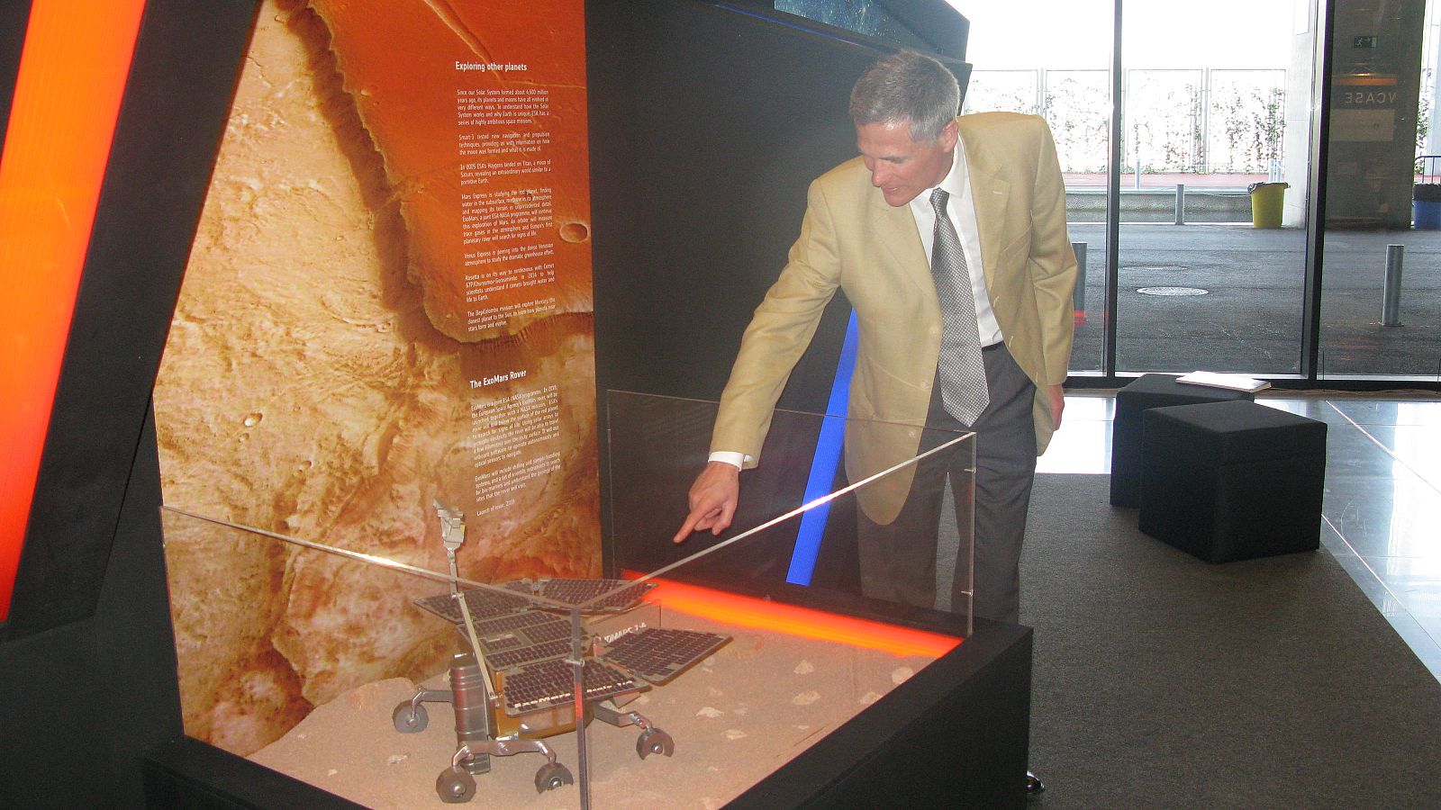 Jorge Vago cree que harán falta 20 ó 25 años para pensar en mandar astronautas a Marte