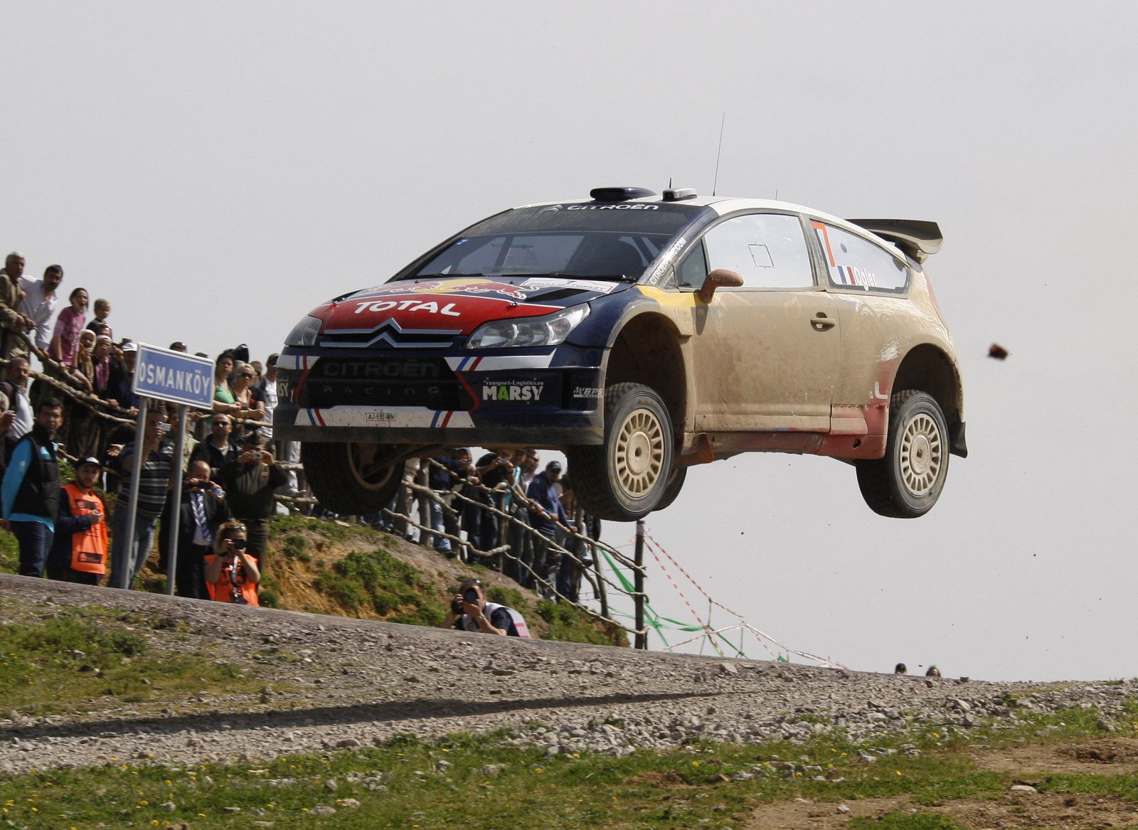 Sebastien Ogier en su C4 WRC durante la primera etapa en Turquía.